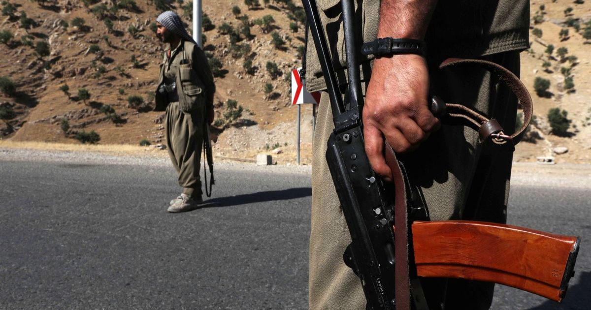 مقاتلو حزب العمال الكردستاني يبدأون تسليماً رمزياً لأسلحتهم في شمال العراق