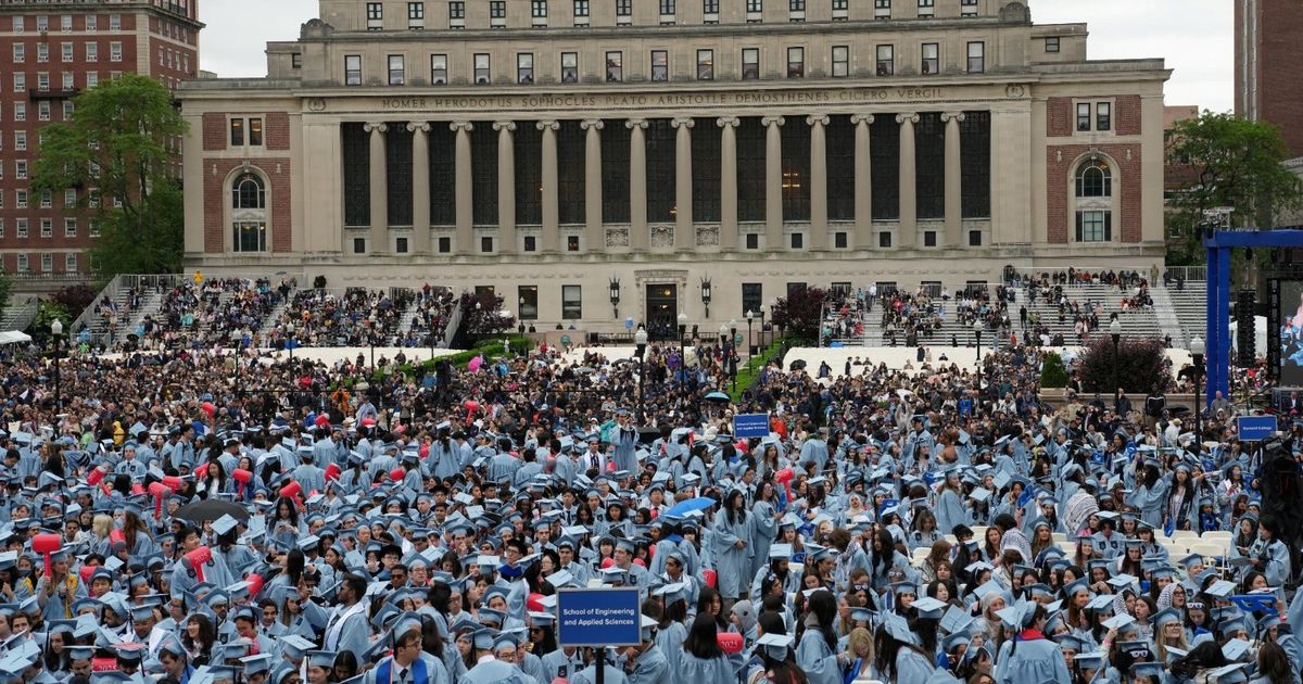قاضية ترفض دعوى من أساتذة بجامعة كولومبيا بشأن خفض التمويل