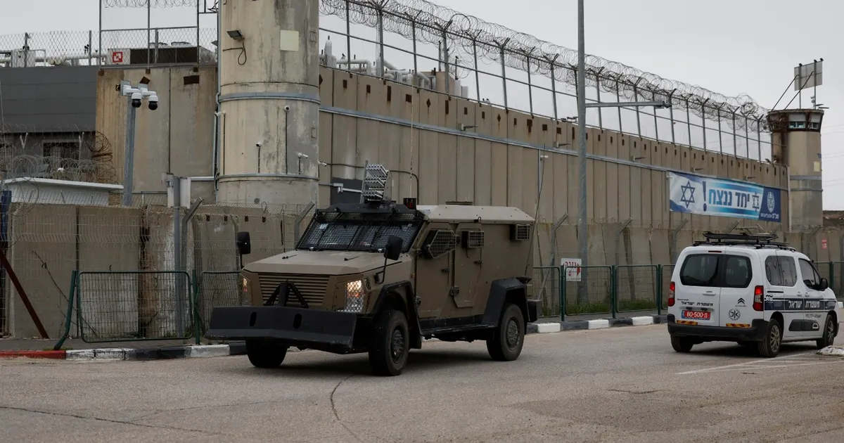 المحكمة العليا الإسرائيلية تقرّ بتعرض الأسرى الفلسطينيين لحرمان من "الحد الأدنى" للغذاء
