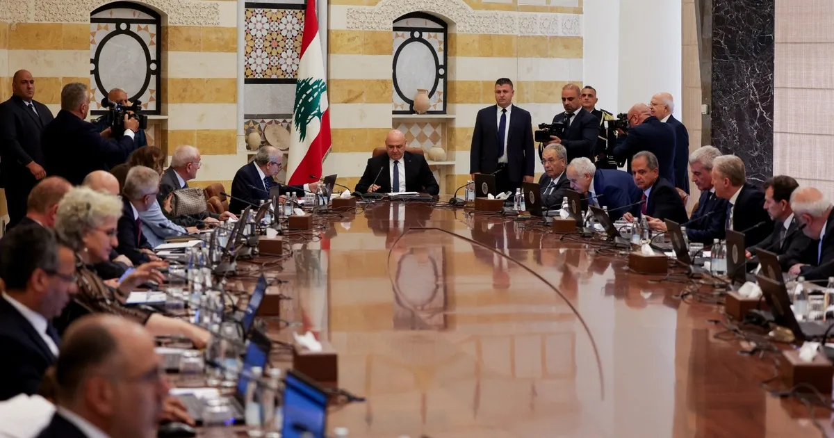 الرئيس اللبناني يؤكد التمسك بمبادرة السلام العربية.. ونواف: ماضون في حصر السلاح