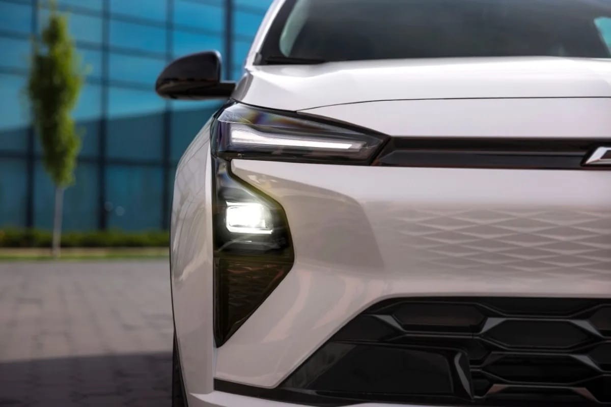 شيفروليه بولت EV الجديدة من GM: قلب صيني تقنيًا لمستقبل الكهرباء