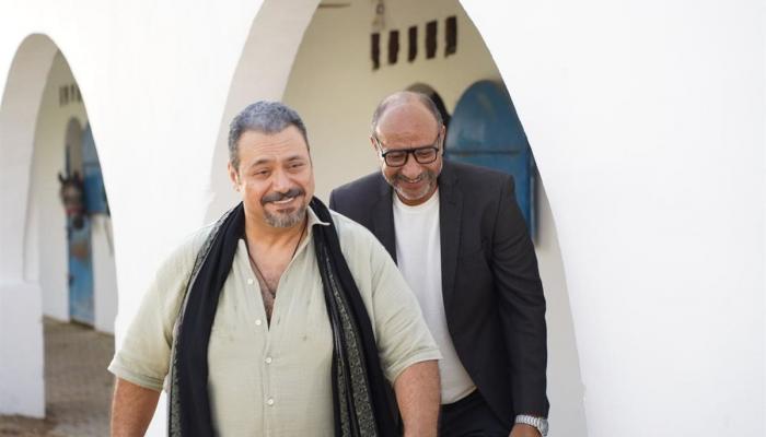 مسلسل «حكاية الوكيل» الحلقة الثانية.. صفقات سرية تهز عالم تيك توك