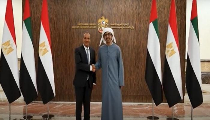 عبدالله بن زايد ووزير الخارجية المصري يؤكدان تضامنها الكامل مع قطر