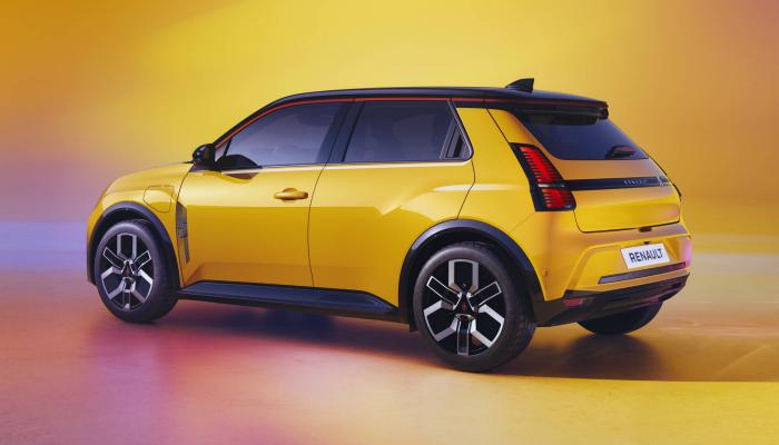 سيارة Renault 5 E-Tech 2025.. عودة أيقونة فرنسية في ثوب كهربائي