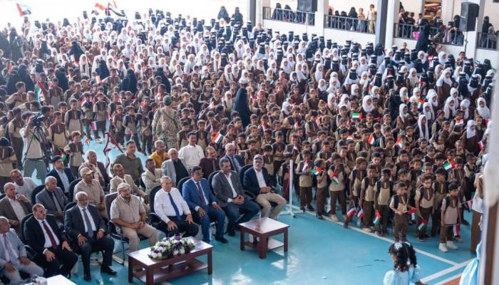 بدعم إماراتي.. خلية المقاومة اليمنية تطلق مشروع الحقيبة المدرسية