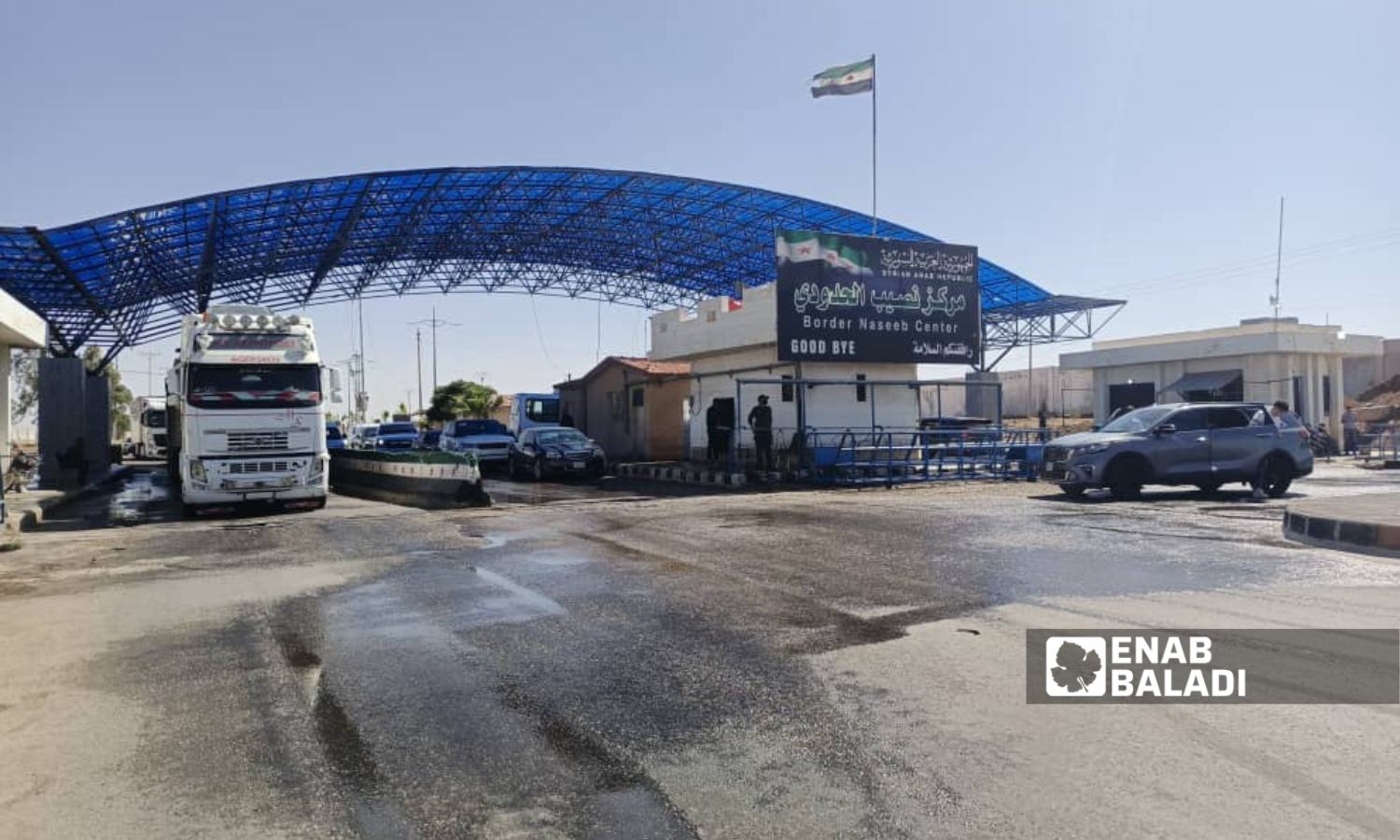 درعا.. مواطنون وتجار يطالبون بإعادة افتتاح معبر “الرمثا”