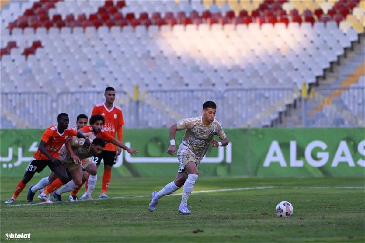 اتحاد الكرة يُعلن حكم مباراة الأهلي وفاركو في الدوري المصري