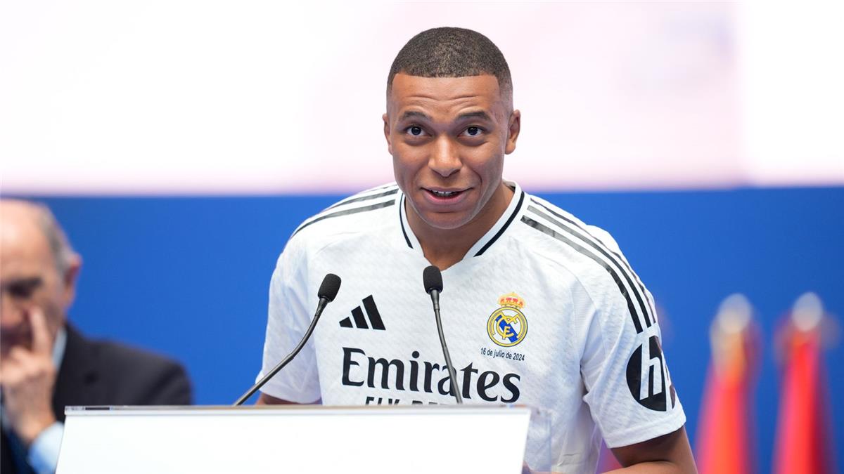 قبل بداية الموسم.. مبابي يقدم وعدين لبيريز مع ريال مدريد