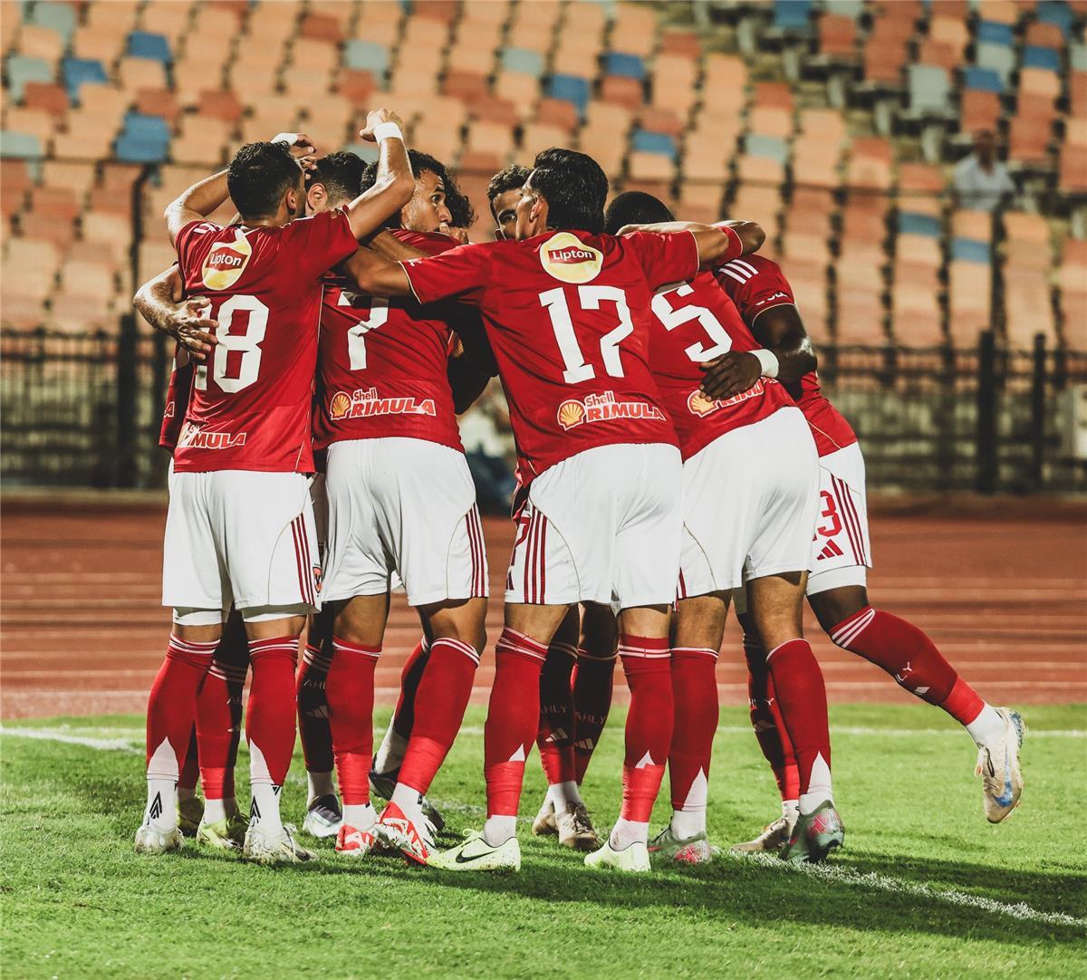 مدرب عالمي.. "إنستجرام" يكشف خليفة ريبيرو في الأهلي