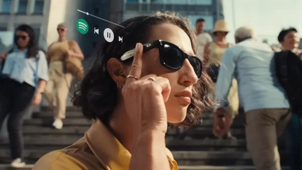 نظارات Ray-Ban Meta الذكية تحقق قفزة ثلاثية في المبيعات