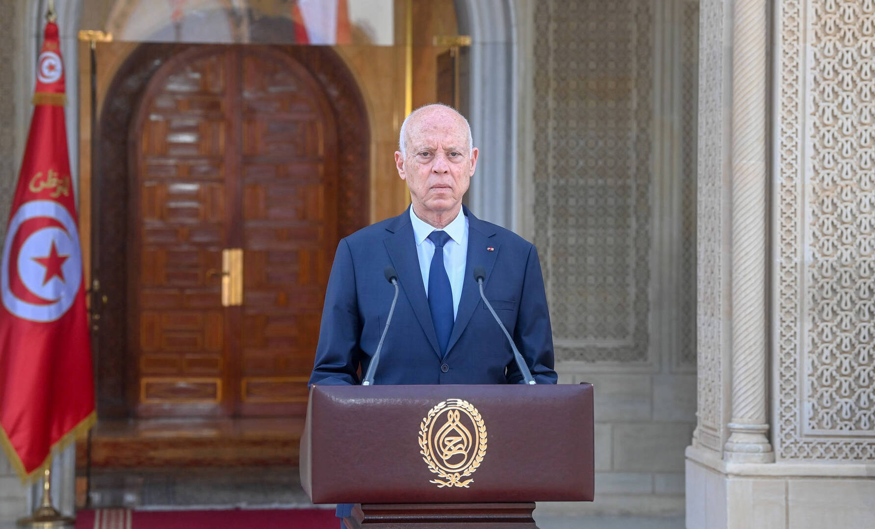 بعد مصرع 3 طلاب إثر انهيار جدار معهد في تونس.. الرئيس يعلق ومؤسسات تعليمية تشهد إضرابا واحتجاجات