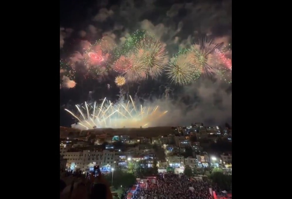أول منتخب عربي وللمرة الأولى إلى كأس العالم.. احتفالات عارمة في شوارع الأردن (فيديو)