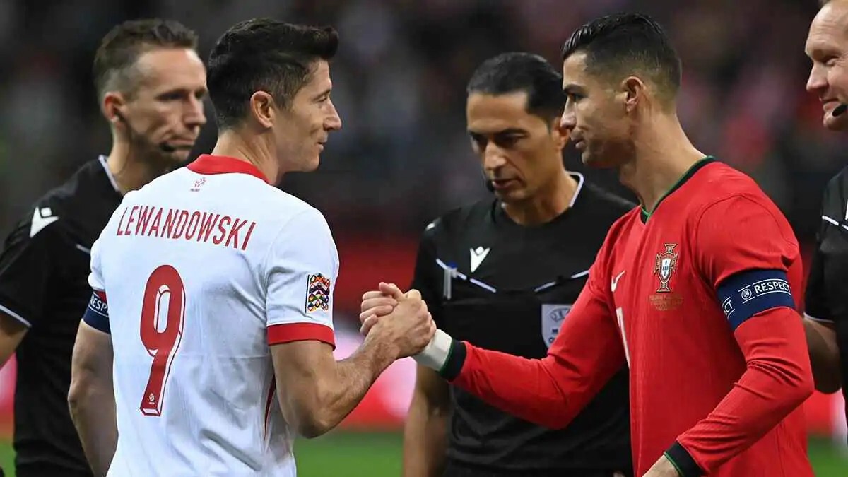 بعد كريستيانو رونالدو.. ليفاندوفسكي يشن هجوما على الكرة الذهبية