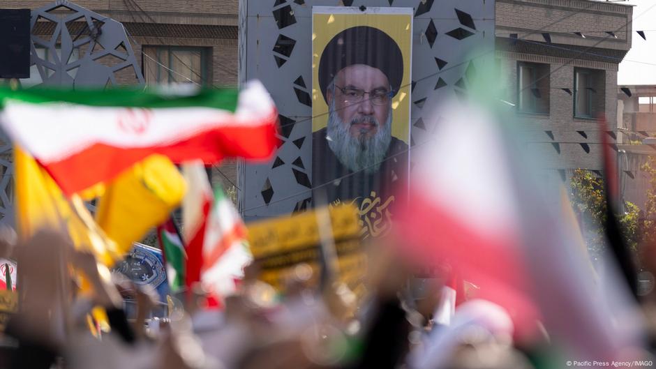إيران "تعارض" نزع سلاح حزب الله ولبنان يندد بتدخلها "السافر"