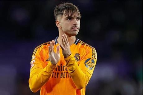 تقارير: بشرط جزائي خيالي .. ريال مدريد يمدد عقد مدافعه الواعد - ملاعب