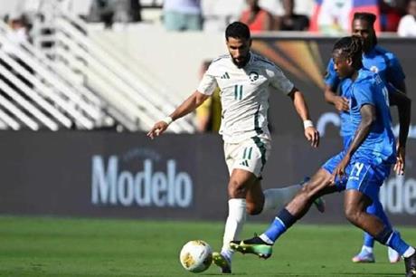 السعودية تهزم هايتي في بداية مشوارها بالكأس الذهبية - ملاعب