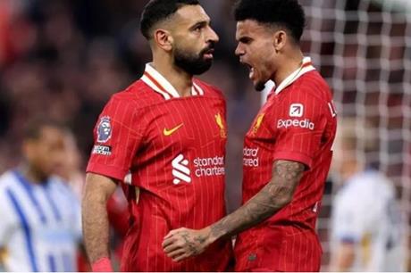 محمد صلاح يودع زميله في ليفربول - ملاعب