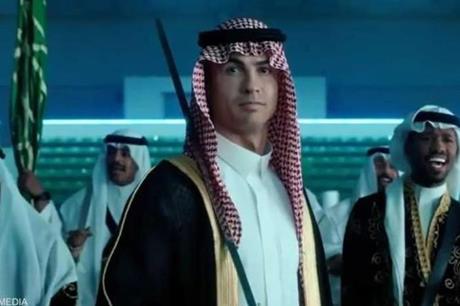 كريستيانو رونالدو يثير الجدل بمتابعة داعية إسلامي بالبرتغال - ملاعب