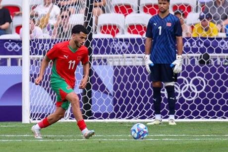 تعليق مُفاجئ من نجم المغرب بعد استبعاده من قائمة الركراكي - ملاعب