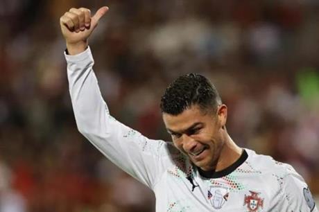 مدرب البرتغال يكشف سر استمرارية كريستيانو - ملاعب