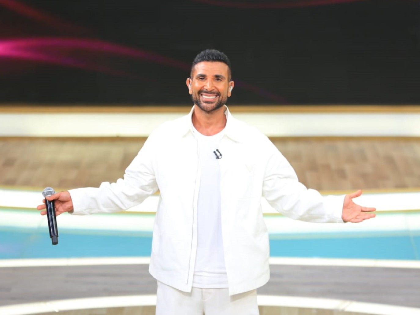 أحمد سعد عن إطلالاته الغريبة: أسخر من نفسي أحياناً